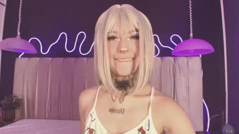 zhally_dee online show from March 20, 8:25 pm