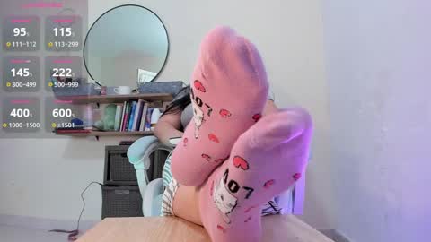 zoe_37 online show from January 23, 2:17 pm