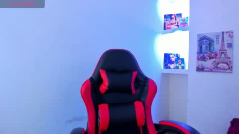 Z O E online show from April 11, 8:34 pm