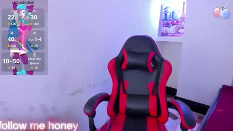 Z O E online show from March 26, 9:38 pm