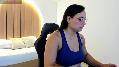 Zoe  online show from September 29, 12:10 pm