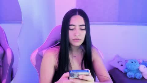 zoe_jones7 online show from February 26, 4:00 am