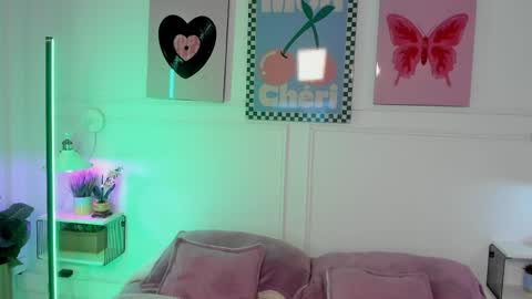 Zoe Lynch online show from March 23, 11:38 am