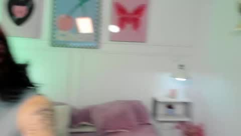 Zoe Lynch online show from March 19, 11:36 am