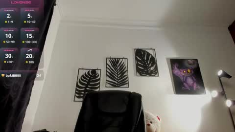 zoe_millerx online show from December 2, 1:24 pm