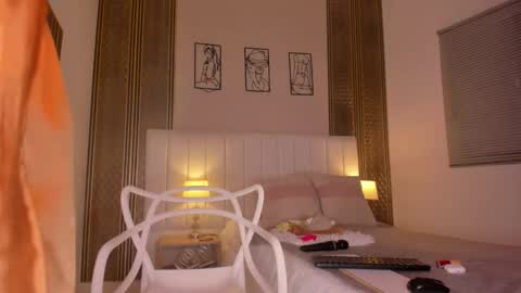 Hi guys i am Zoe  online show from March 5, 11:50 am