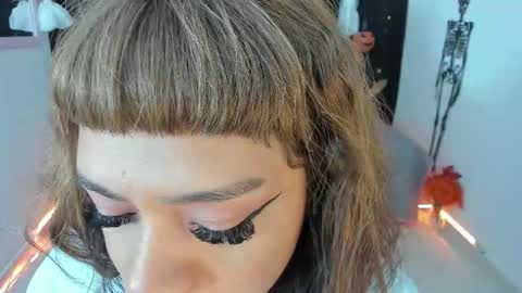 zoe_sullivan_ online show from October 8, 10:19 am