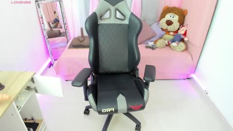 zoe_sullivan_ online show from January 23, 9:50 am