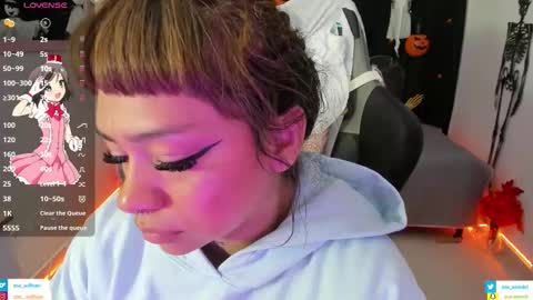 zoe_sullivan_ online show from October 23, 9:48 am