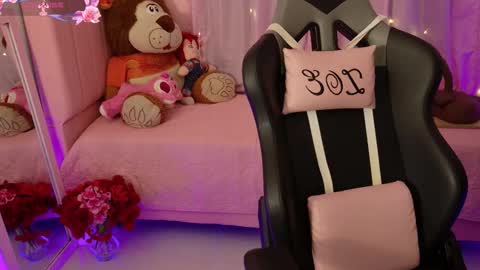 zoe_sullivan_ online show from March 29, 9:52 am