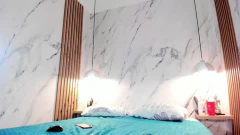 zoeblanc online show from April 21, 11:39 am