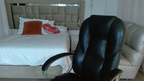 ZOE online show from January 14, 4:34 pm