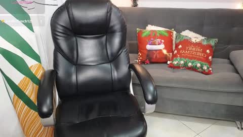 pamela online show from December 11, 8:39 pm