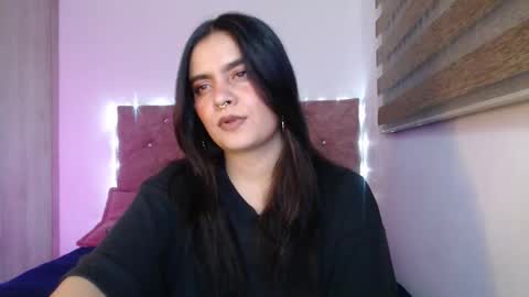 Zoee online show from February 5, 4:37 am