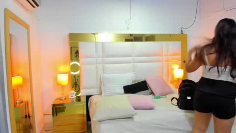 zoei_moon online show from April 11, 6:55 pm