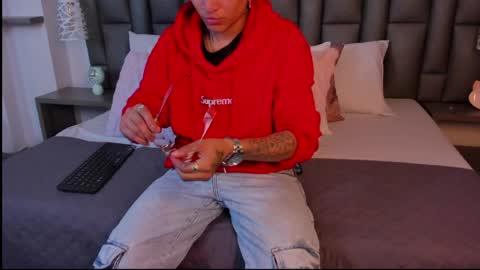 Zoe Krug online show from April 11, 12:31 pm