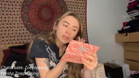 zoepleasing online show from September 12, 2:12 am