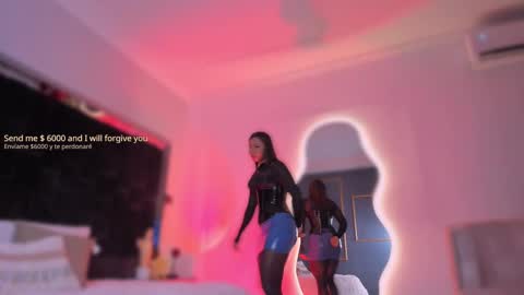 zoevidal_ online show from September 29, 12:43 pm