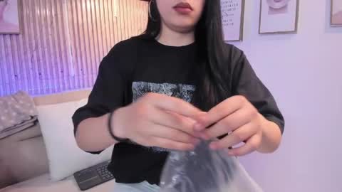 Zoey  online show from April 14, 1:11 pm