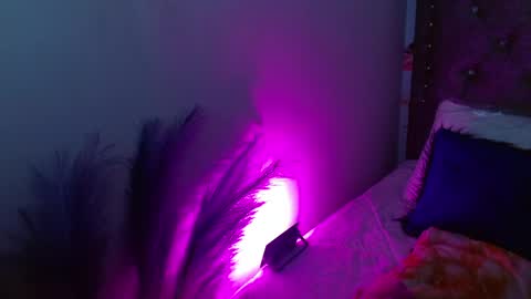 Sam Make me wet please  online show from April 15, 9:15 pm