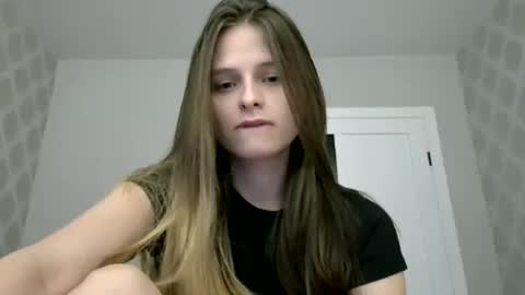 zoryaanneta2018 online show from March 31, 2:22 am