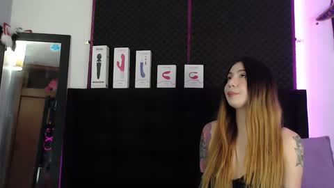 zpzphot online show from December 14, 9:20 pm