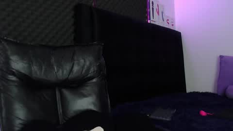 zpzphot online show from November 7, 10:58 pm