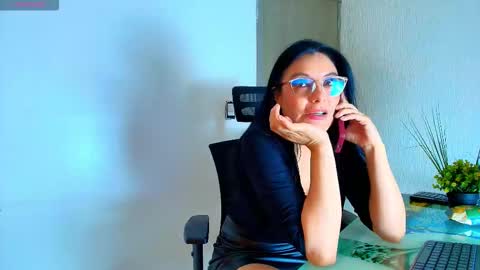 Zuzana21 online show from November 19, 1:00 pm