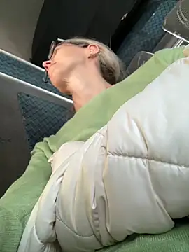 angelmommu online show from November 1, 9:13 am