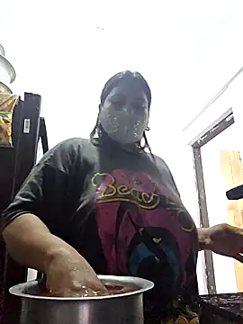 MOM-SUN-COUPLE online show from October 10, 2:33 pm