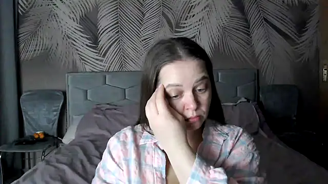 uliastar online show from December 5, 6:57 am