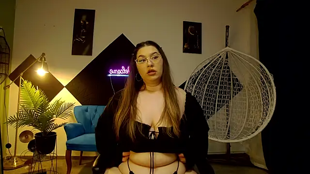 Katewalker  online show from April 8, 7:05 pm