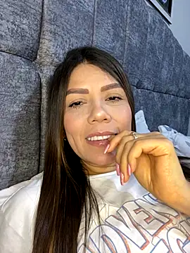 martina contreras online show from January 8, 12:03 am