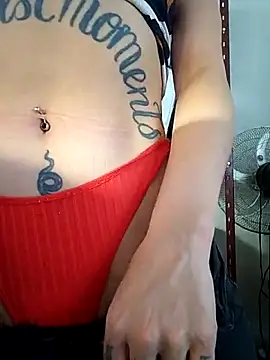 estefyzapata online show from October 23, 9:10 pm