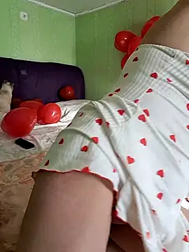 KiraXTender online show from February 12, 2:35 am