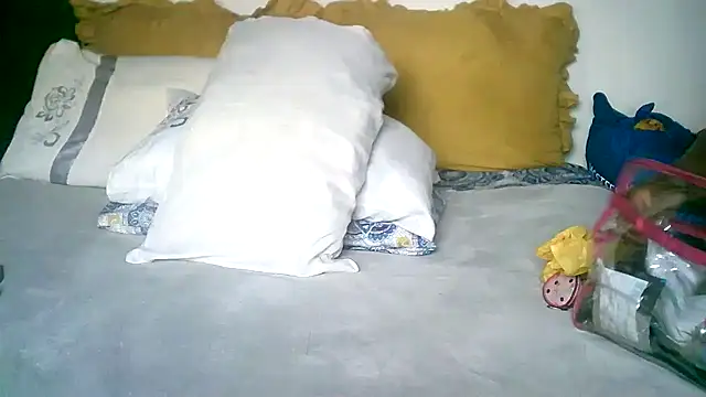 YELLOW BONE online show from November 7, 9:15 am