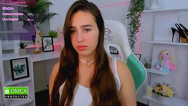  Eliizabeth  online show from October 17, 8:45 pm