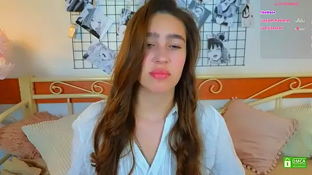  Eliizabeth  online show from April 16, 5:45 pm