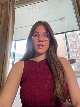 AmelieLaurent  online show from November 25, 5:48 pm