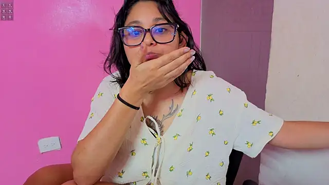 Cuteprincess21 online show from October 9, 12:15 am