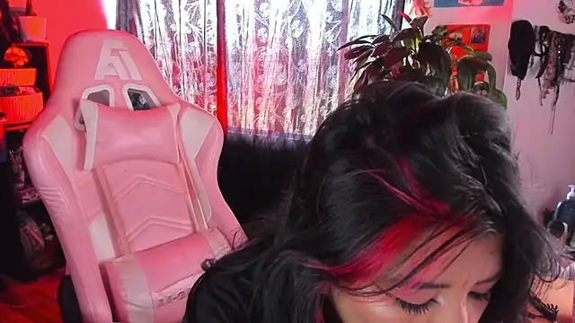 annie walker6 online show from April 16, 6:40 pm