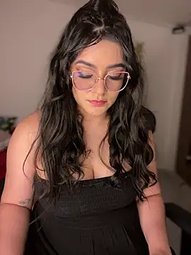 Lia flowers online show from December 13, 11:54 pm