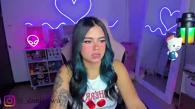 CuteDani  online show from February 5, 10:07 am