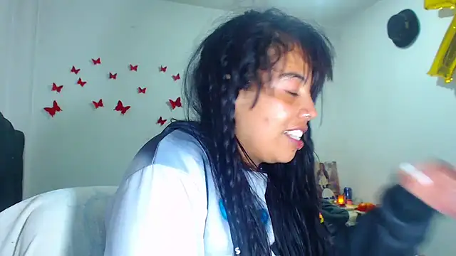 AmaraRoberts420 online show from October 28, 12:49 am