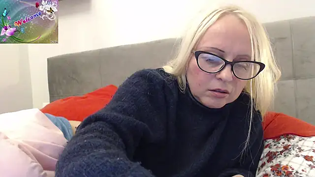 martachatte online show from October 23, 5:19 pm