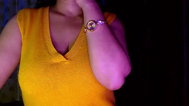 janifer001 online show from January 9, 11:53 pm