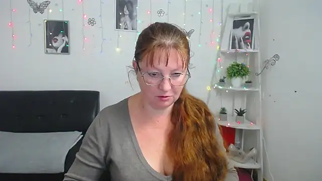 VanessaHotts online show from September 26, 5:16 am