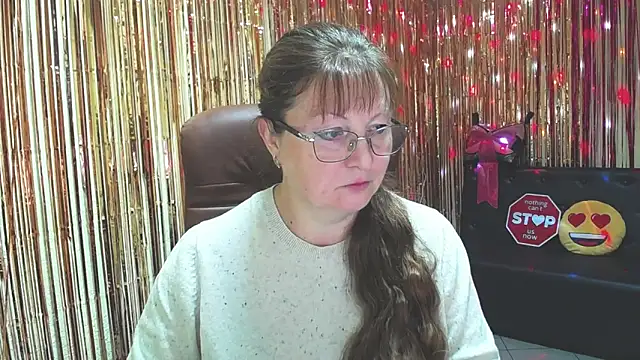 VanessaHotts online show from October 6, 5:13 am