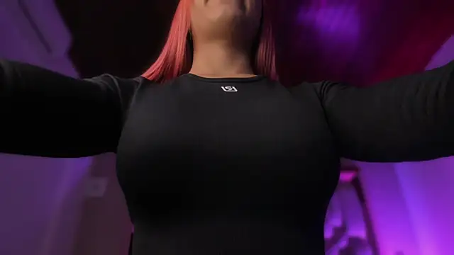 Emmily Savage online show from April 10, 11:38 am