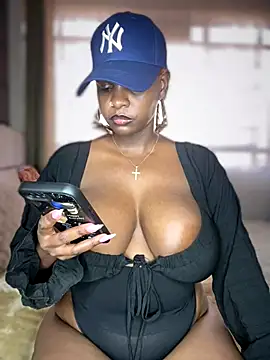 ScarletMuseX online show from December 14, 2:34 pm